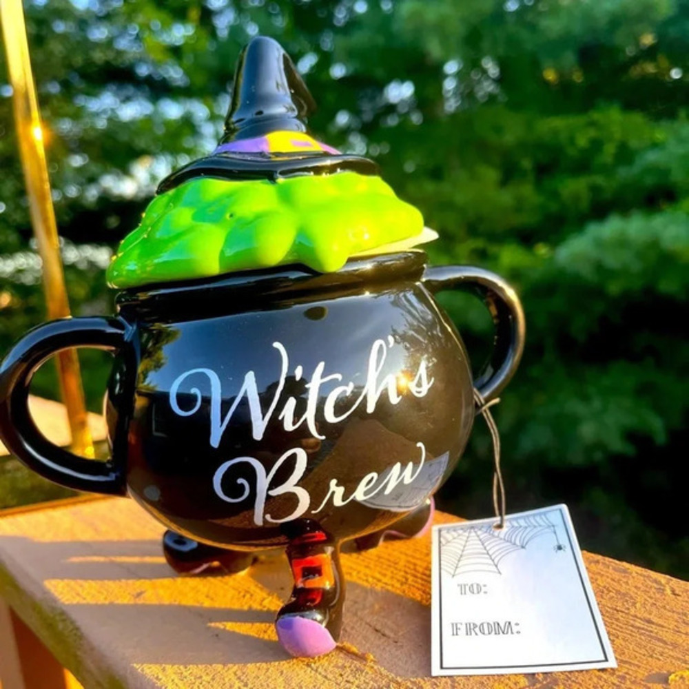 Witch's Brew Halloween Cauldron Candy Jar Ceramic Cookie Treat Jar NWT